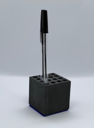 Stiftehalter aus beton - aus,
